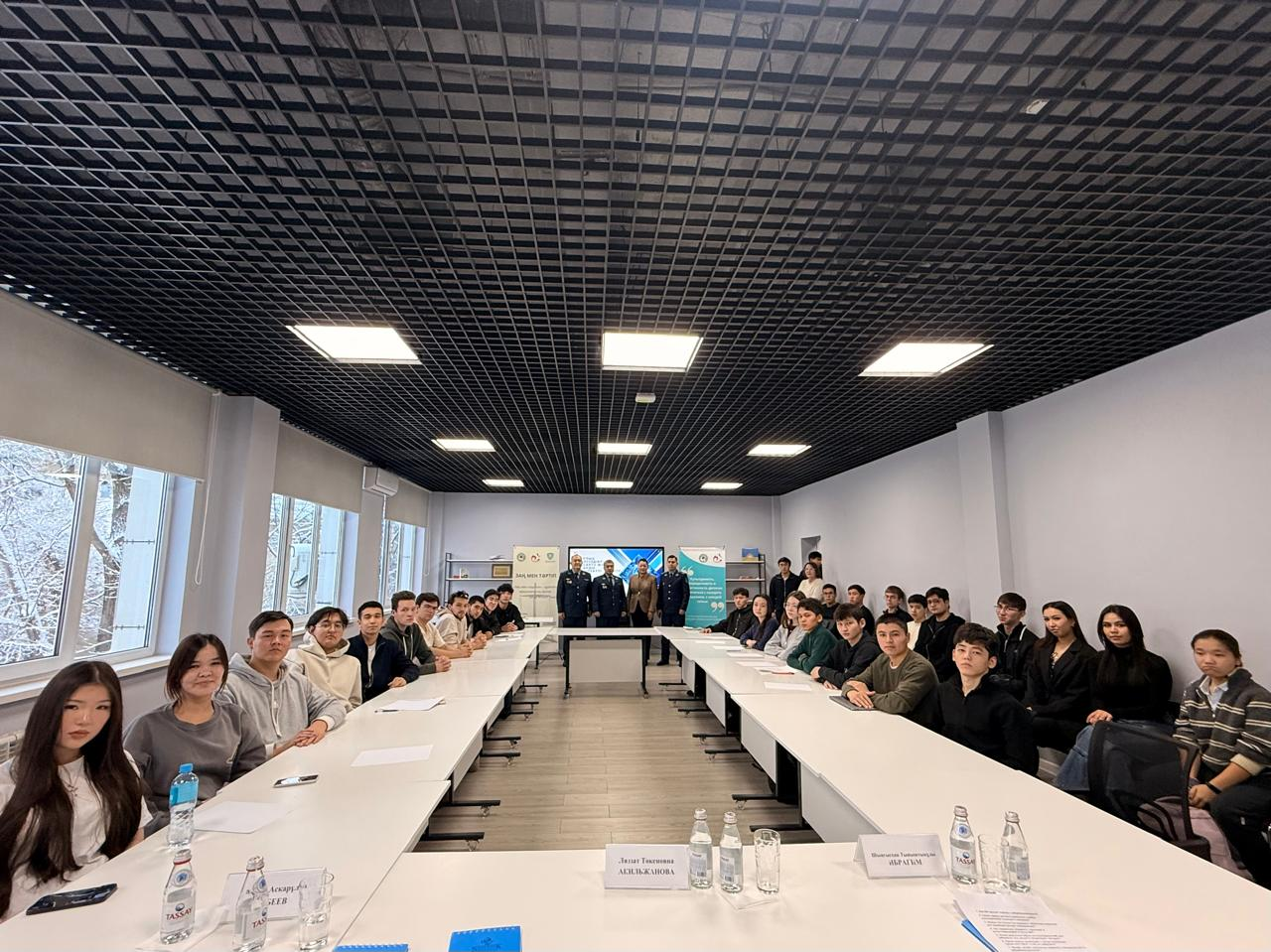 «Заң мен Тәртіп» қағидаты аясында жастармен кездесу өтті
