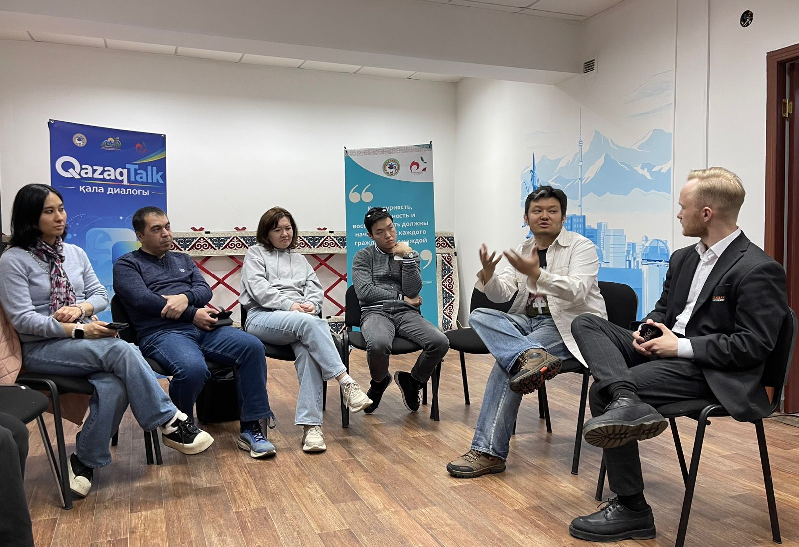 Алматы қаласында қазақ тілін үйрету бойынша «QazaqTalk: қала диалогы» атты тегін сөйлесу клубы ашылды